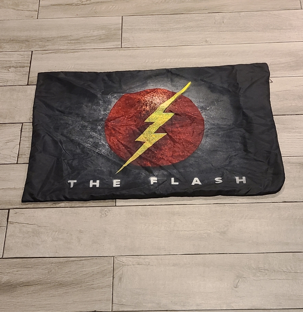 🐬The Flash DC Superhero pillow case🧋💫🌸☃️🦋🍍🐠🍬🍿🍕